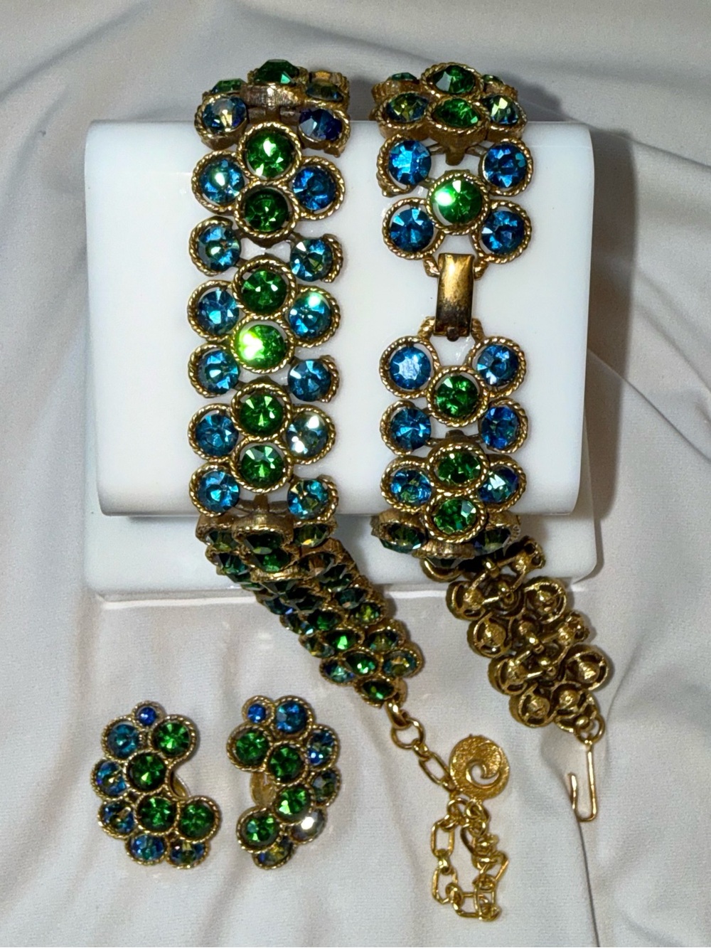 Vintage Lisner Set
